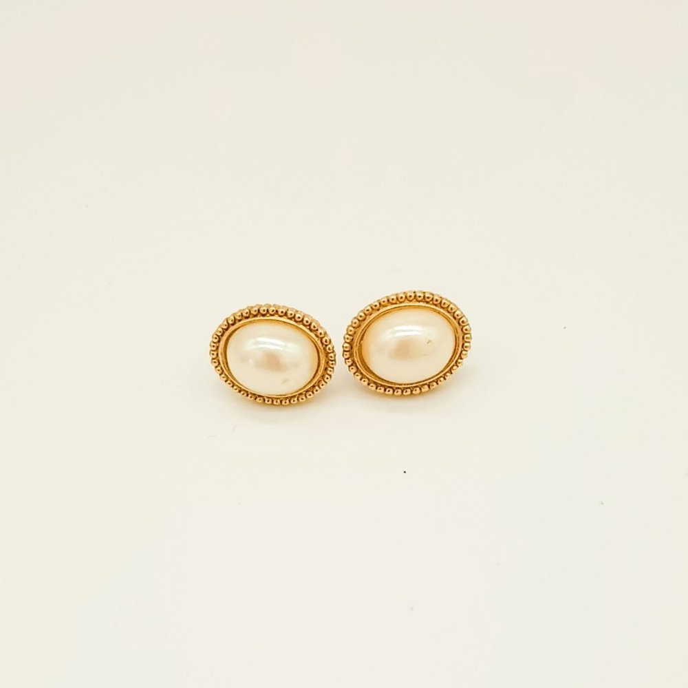 Richelieu Vintage Pearl Post Earrings Women's Gold Tone Jewelry